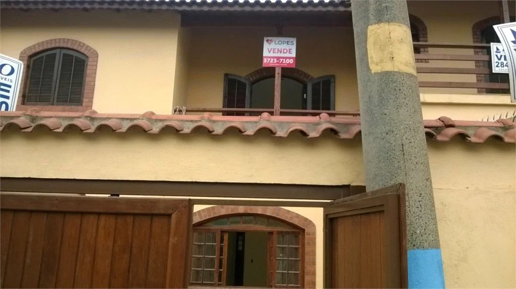 Sobrado à venda com 3 quartos, sendo 1 suíte,  em Jardim Monte Kemel, São Paulo, SP