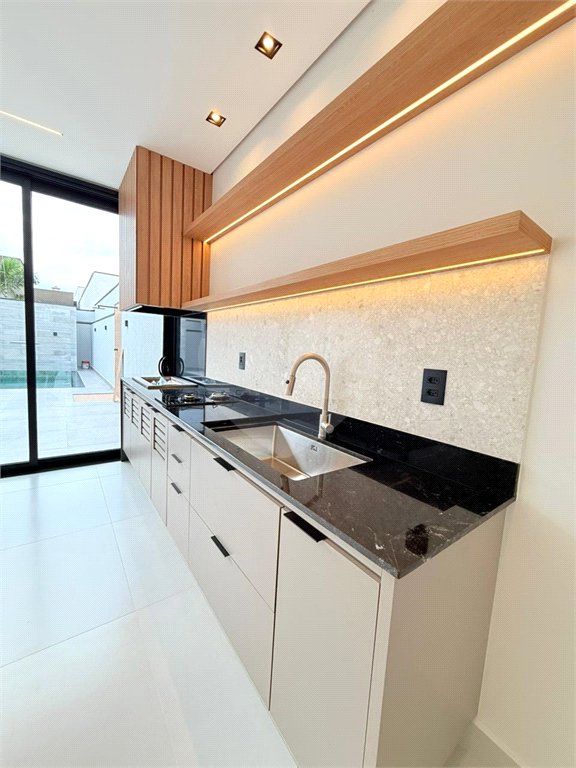 Casa à venda com 3 suítes no condomínio Residencial Milano, Indaiatuba - SP