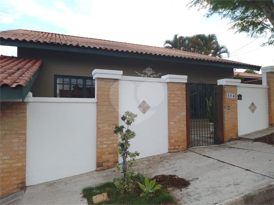 Casa à venda com 3 quartos, sendo 1 suíte, em Bosque, Vinhedo, SP