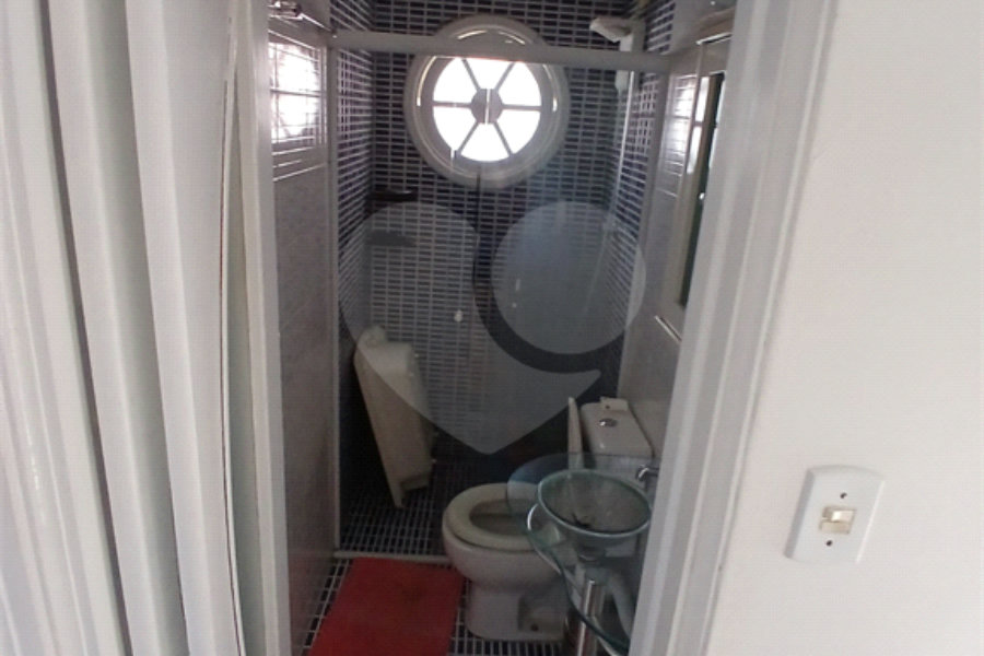 Sobrado à venda com 8 quartos, sendo 2 suítes, em Tremembé, São Paulo, SP