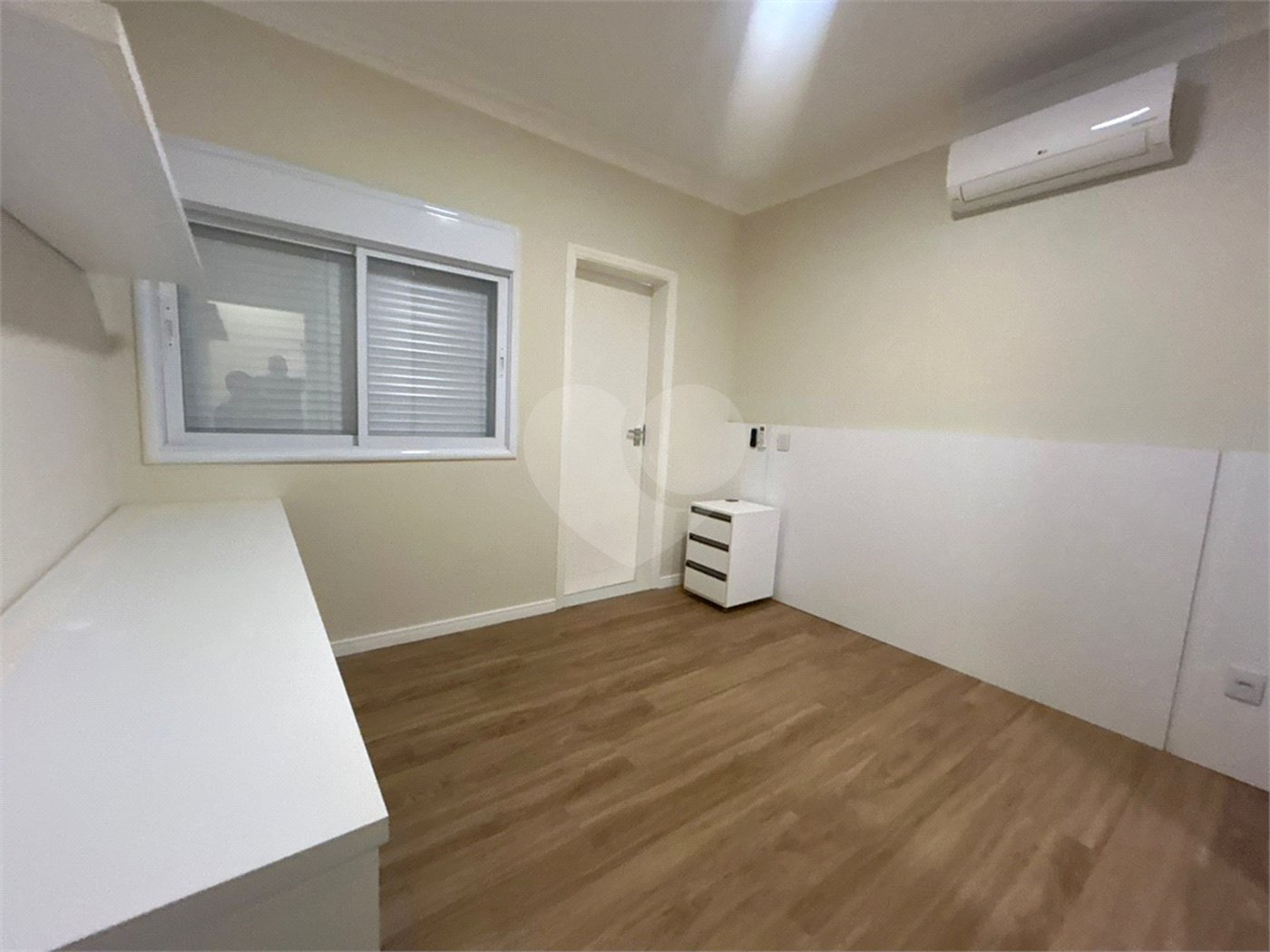 Casa à venda com 4 suítes no condomínio Chácara Ondina, Sorocaba - SP