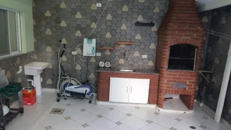 Casa à venda com 3 quartos, sendo 1 suíte, em Vila São Silvestre, São Paulo, SP