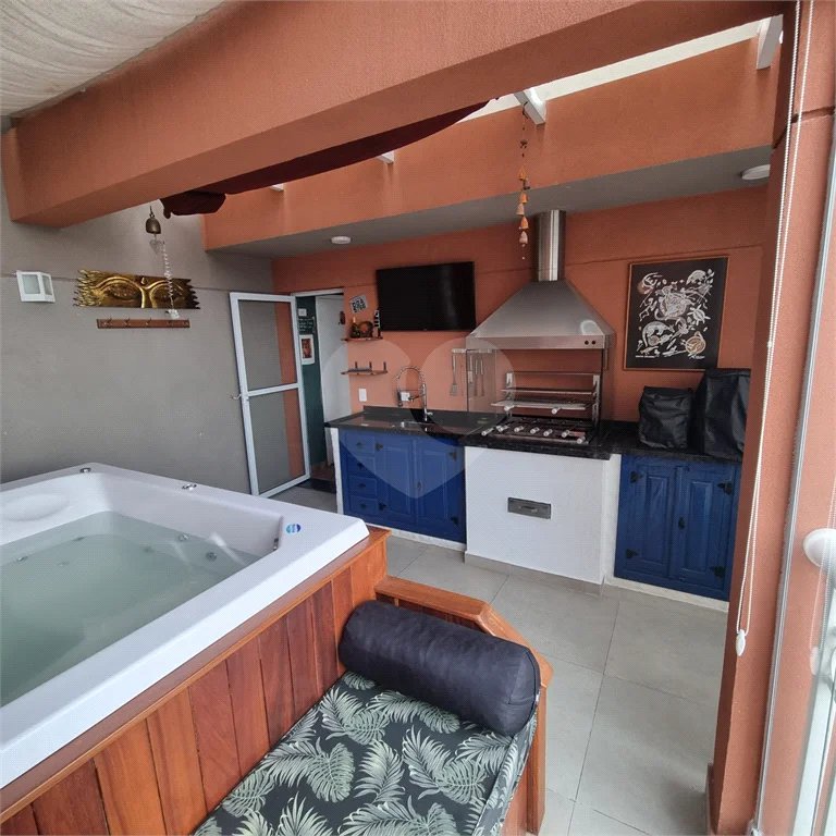 Apartamento em cobertura na Vila Prudente com 2 dormitórios, 1 suíte, 2 sacadas e hidromassagem.
