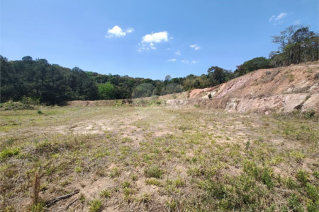 Área industrial e comercial em Atibaia com 15 mil metros, excelente localização com frente para rodovia Fernão Dias