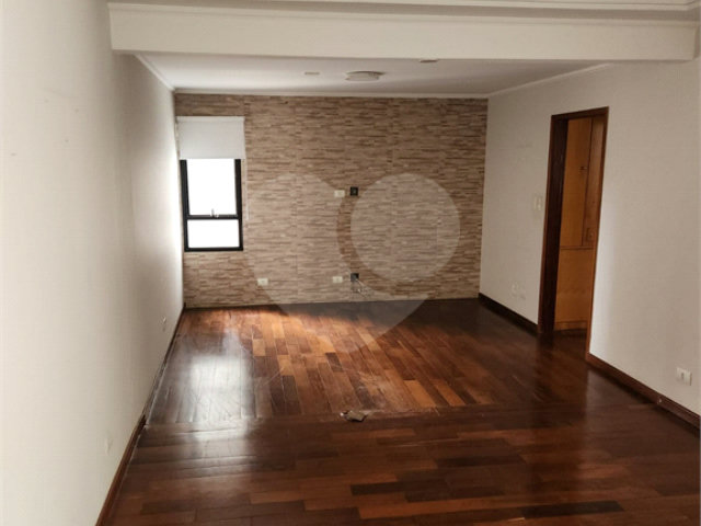 Apartamento à venda com 3 quartos, sendo 1 suíte,  em Saúde, São Paulo, SP