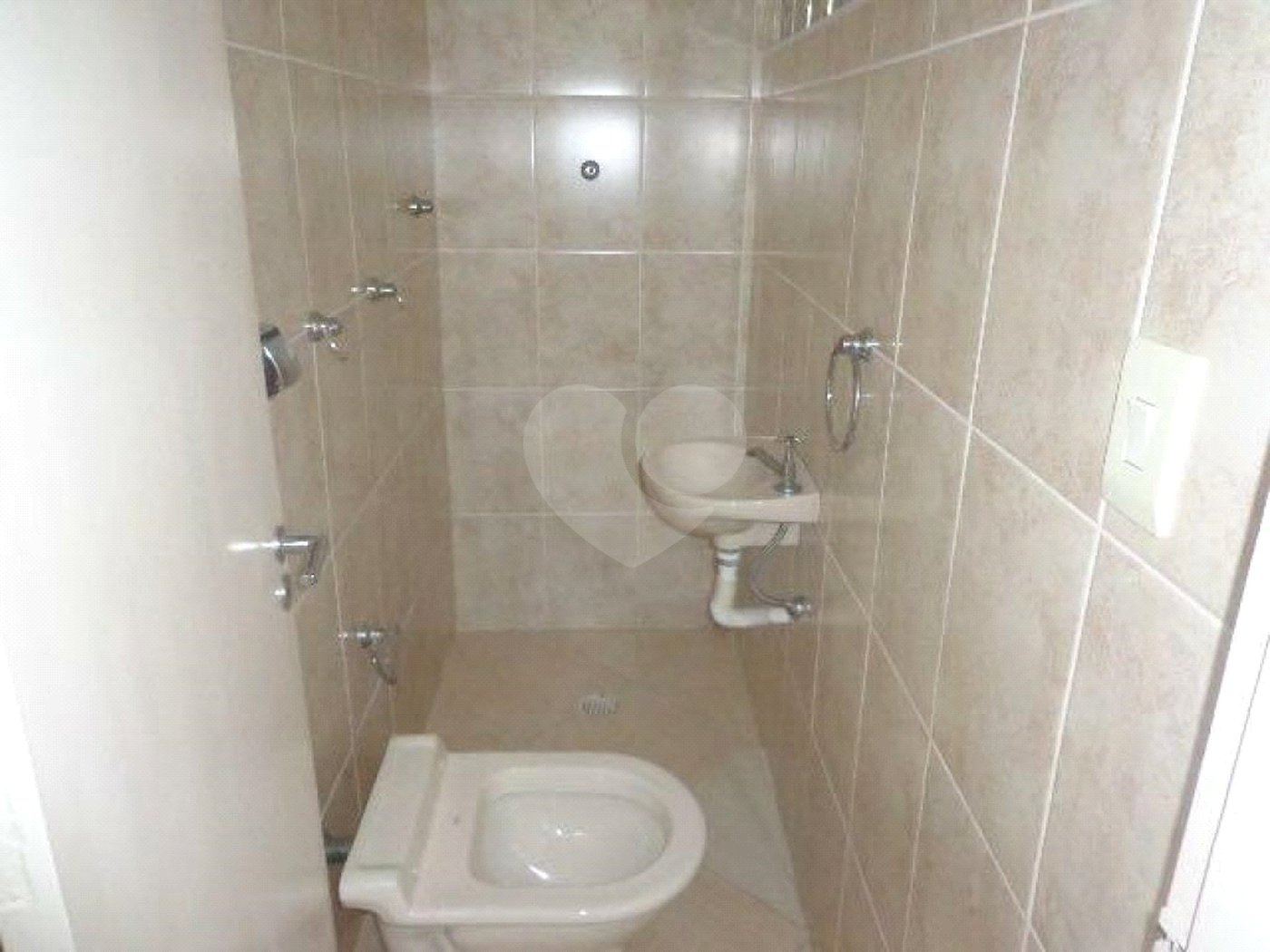 Casa à venda com 3 quartos, sendo 1 suíte,  em Jardim Bonfiglioli, São Paulo, SP