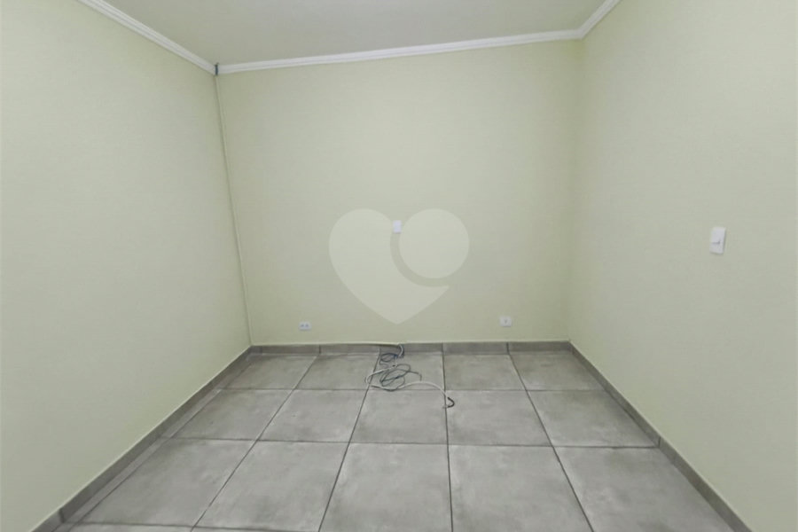 Sobrado à venda com 3 quartos, sendo 1 suíte, em Vila Nivi, São Paulo, SP