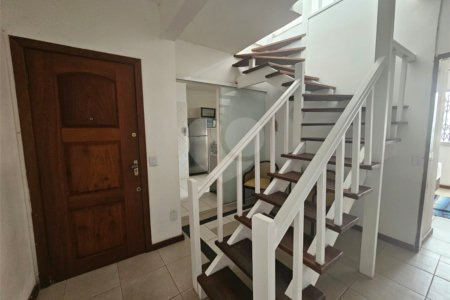 Cobertura à venda com 3 quartos, sendo 1 suíte,  no Centro, Cabo Frio, RJ
