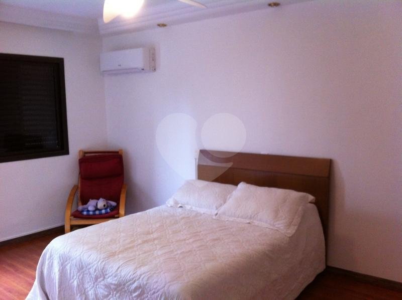 Apartamento à venda com 4 suítes em Real Parque, São Paulo, SP