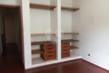 Casa à venda com 3 quartos, sendo 1 suíte, em Vila Nivi, São Paulo, SP