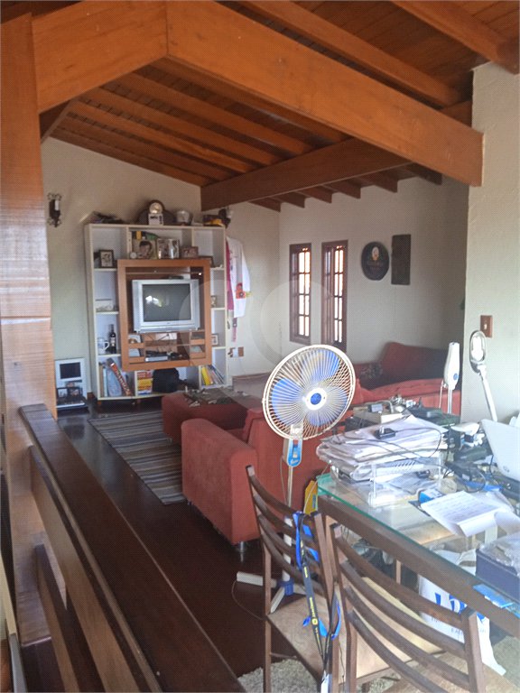 Casa à venda com 8 quartos, sendo 3 suítes, em Jardim Terceiro Centenário, Atibaia, SP