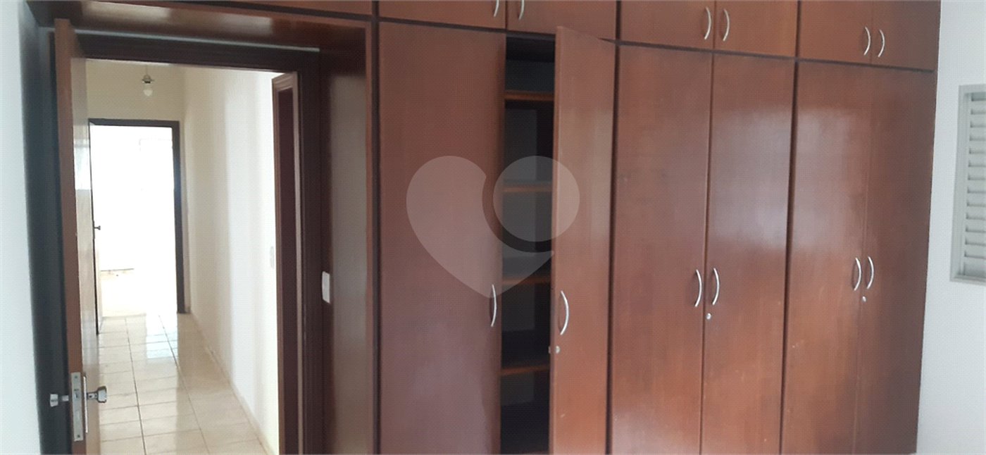 Casa à venda com 4 quartos, sendo 2 suítes, em Cidade Jardim, Araraquara, SP