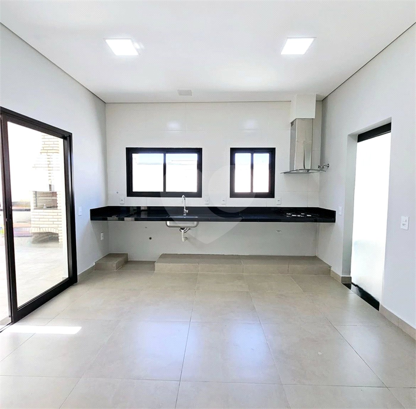 Casa à venda com 3 quartos, sendo 1 suíte, no condomínio Parque Ibiti Reserva, Sorocaba - SP