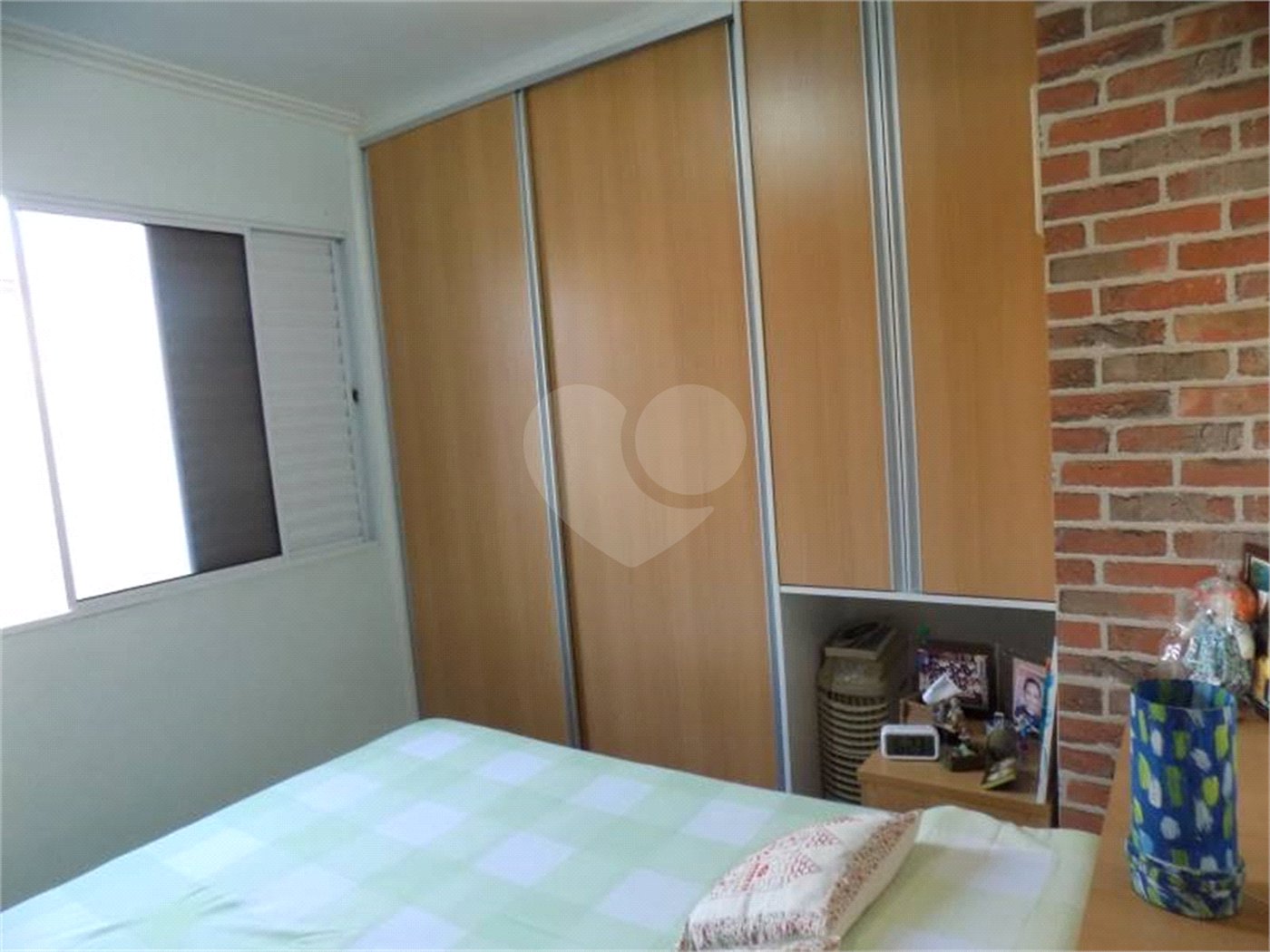 Casa à venda com 3 quartos, sendo 1 suíte, no condomínio Morada dos Pinheiros, São Paulo - SP