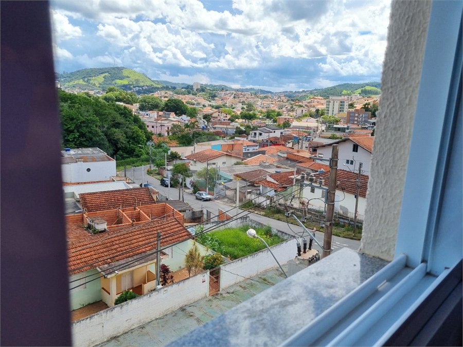 Apartamento à venda com 2 quartos em Jardim Maria Trindade, São Roque, SP