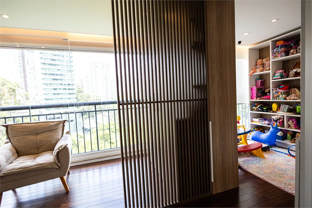 Apartamento à venda com 5 quartos, sendo 4 suítes, em Parque Reboucas, São Paulo, SP
