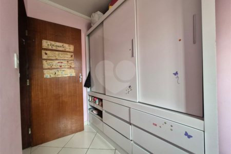 Casa à venda com 4 quartos, sendo 1 suíte, no condomínio Residencial Alto da Lapa II, São Paulo - SP
