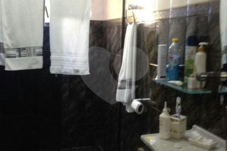Sobrado à venda com 3 quartos, sendo 2 suítes, em Parque Edu Chaves, São Paulo, SP