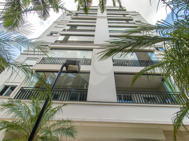 Apartamento à venda com 3 quartos, sendo 2 suítes,  em Campo Belo, São Paulo, SP