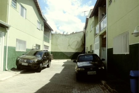 Casa à venda com 2 quartos, sendo 1 suíte, no condomínio Jardim Débora, Poá - SP