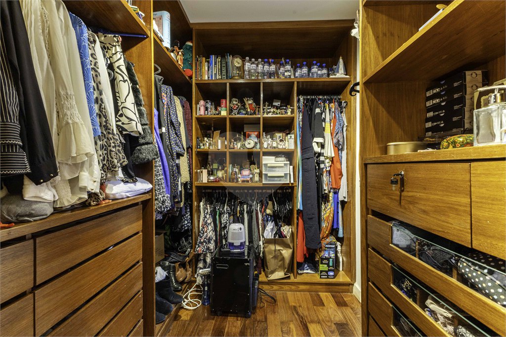 Duplex para alugar com 4 quartos, sendo 3 suítes, em Alto de Pinheiros, São Paulo, SP