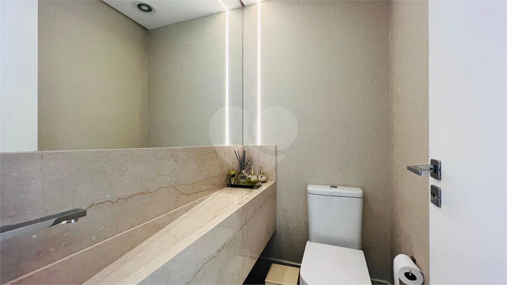 Apartamento à venda com 3 suítes em Campo Belo, São Paulo, SP