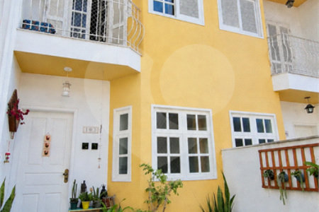 Casa à venda com 2 suítes no condomínio Village Palmas, São Paulo - SP