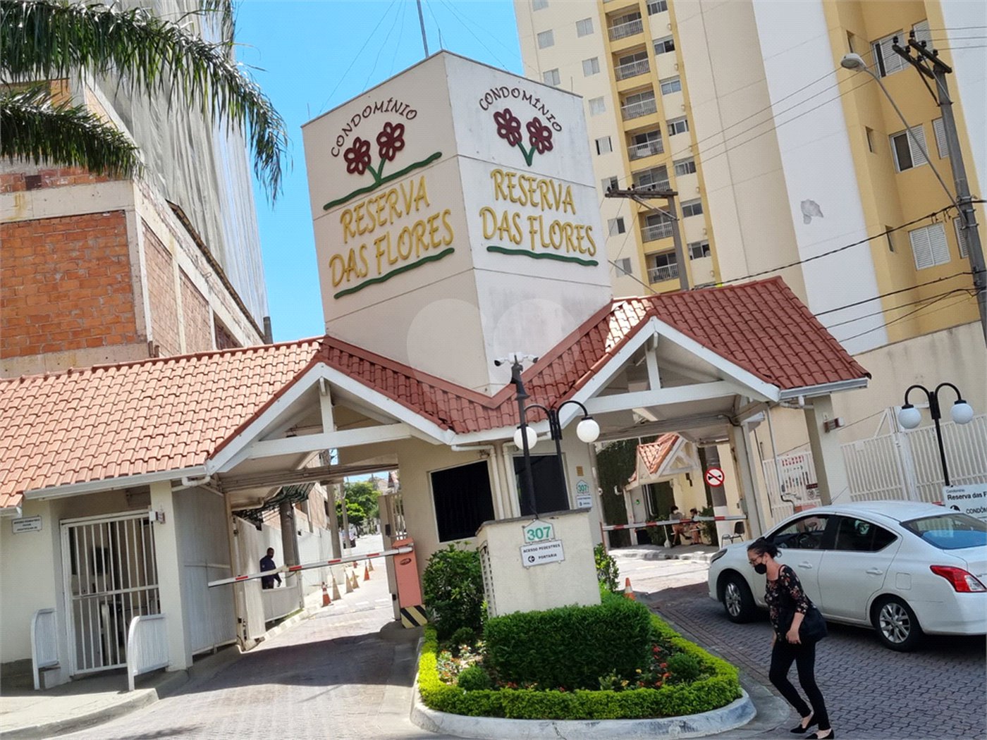 Casa à venda com 3 quartos, sendo 1 suíte, no condomínio Reserva das Flores - Casas, Guarulhos - SP