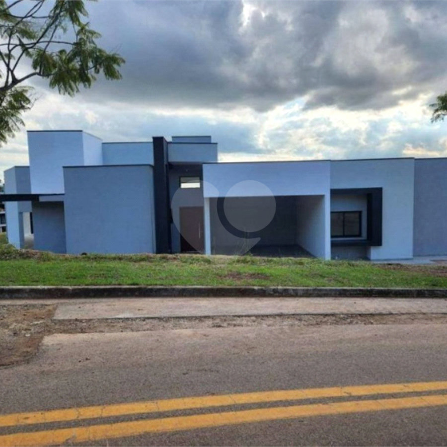Casa à venda com 3 suítes no condomínio Residencial Jardim Primavera Louveira, Louveira - SP