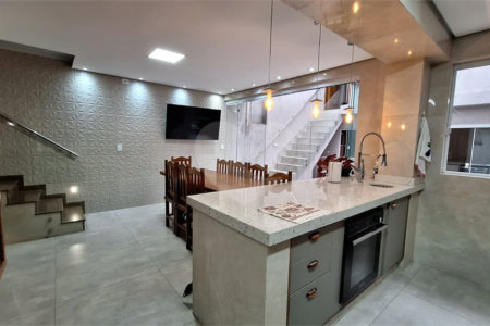 Casa à venda com 3 quartos, sendo 2 suítes, em Vila Medeiros, São Paulo, SP