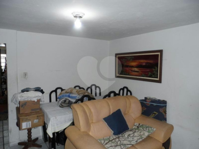 Casa Térrea à venda com 3 quartos, sendo 1 suíte, em Parque Peruche, São Paulo, SP