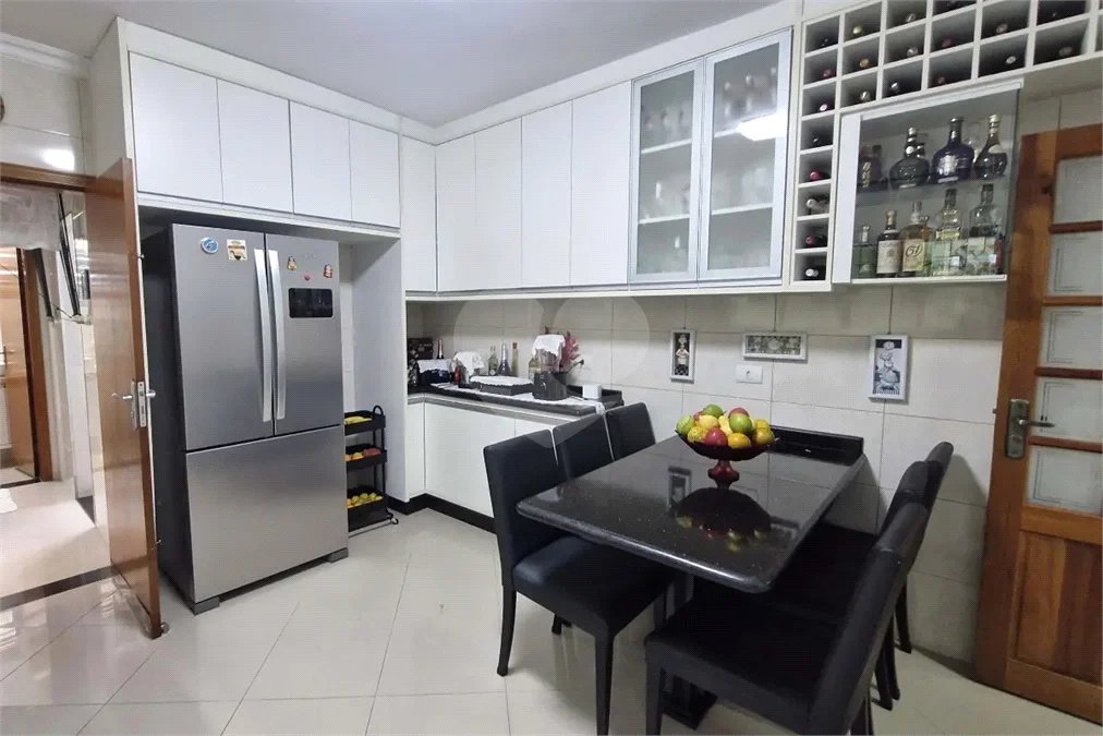 Sobrado à venda com 3 quartos, sendo 1 suíte,  em Tremembé, São Paulo, SP