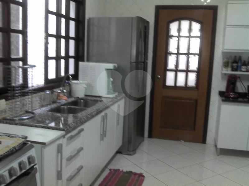 Sobrado à venda com 3 quartos, sendo 1 suíte, em Fazenda Morumbi, São Paulo, SP