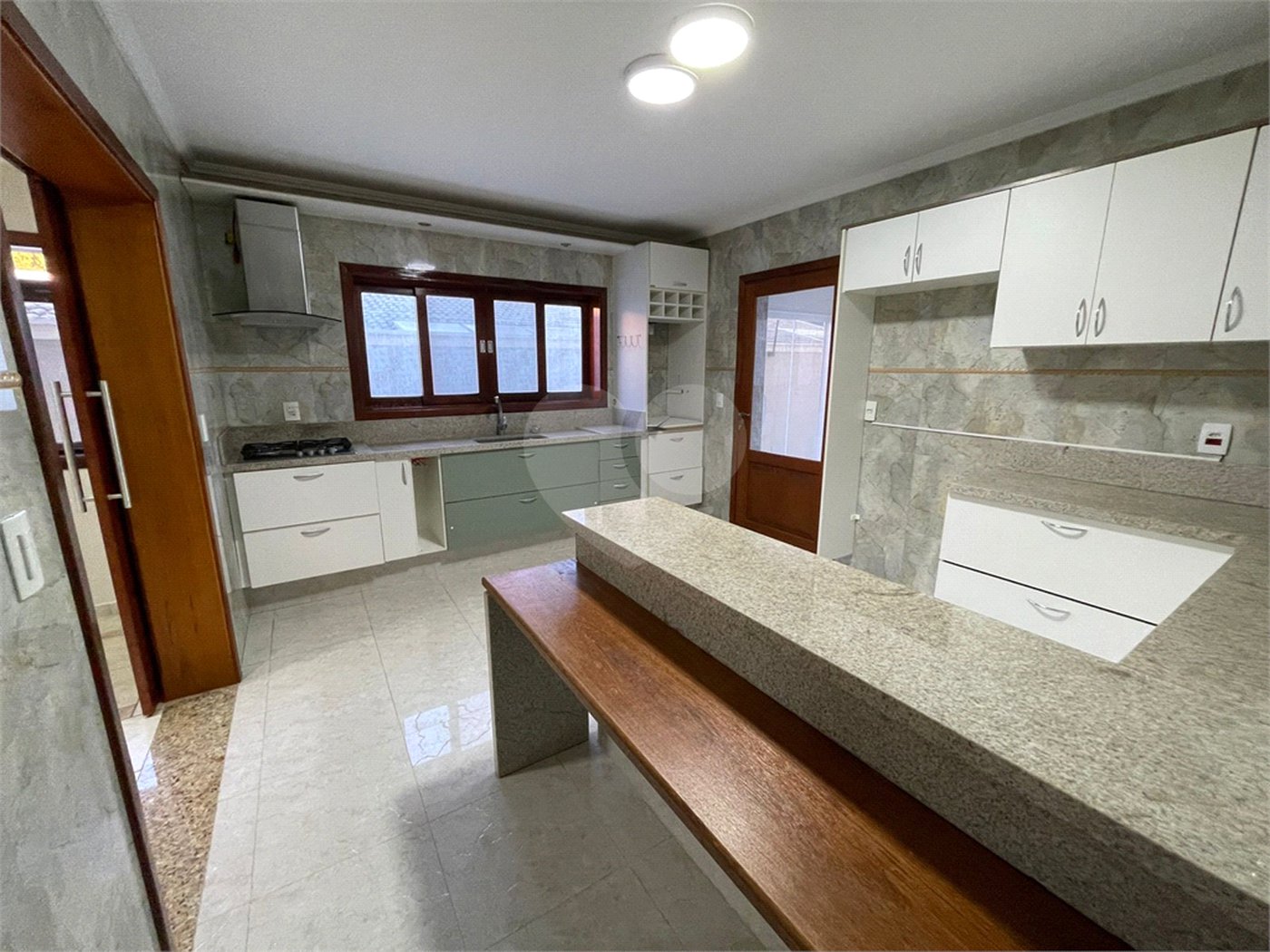 Casa para alugar com 3 suítes no condomínio Bosque de Grevilea, Vinhedo - SP