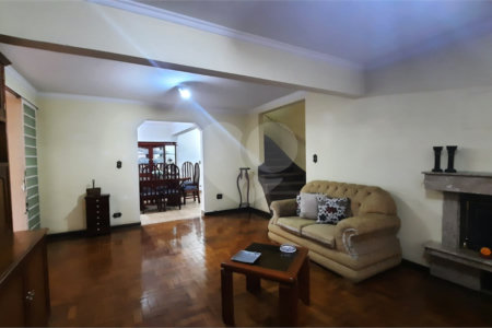 Casa à venda com 3 quartos, sendo 2 suítes, em Santo Amaro, São Paulo, SP