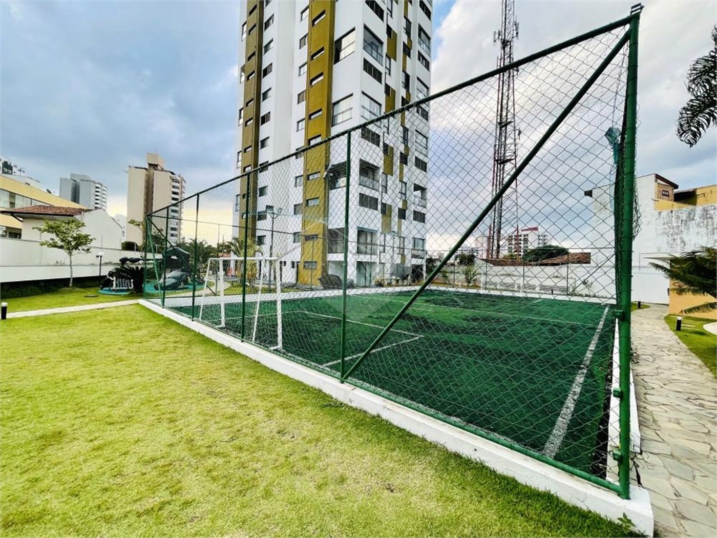 Apartamento à venda com 2 suítes no Centro, Taubaté, SP
