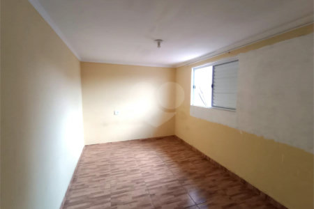 Sobrado à venda com 3 quartos em Sítio Pinheirinho, São Paulo, SP