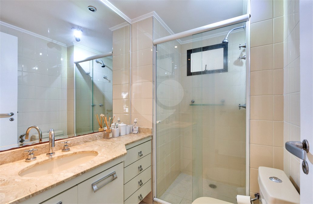 Apartamento à venda com 3 quartos, sendo 1 suíte, em Santo Amaro, São Paulo, SP