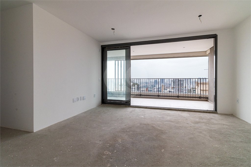 Apartamento à venda com 3 quartos, sendo 1 suíte, em Vila Mariana, São Paulo, SP