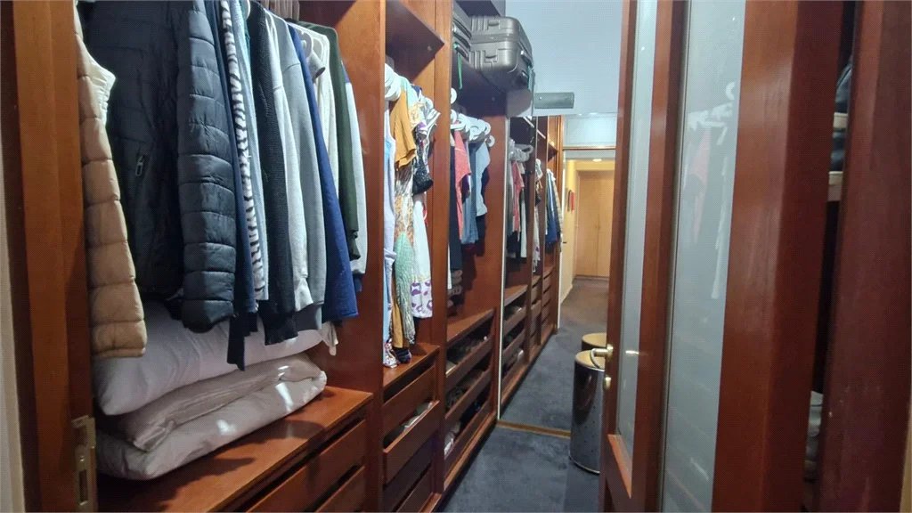 Apartamento à venda com 3 quartos, sendo 2 suítes, em Real Parque, São Paulo, SP