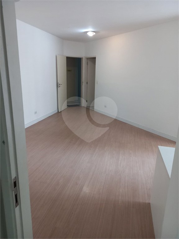 Apartamento à venda com 3 quartos, sendo 1 suíte,  em Vila Olímpia, São Paulo, SP