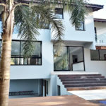Casa à venda com 4 quartos, sendo 3 suítes, no condomínio Cantareira, Mairiporã - SP
