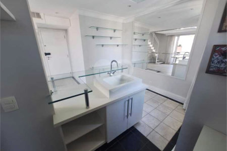 Apartamento para locação com 2 dormitórios, sendo 1 suíte com 02 vagas, totalmente climatizado nos 3 ambientes