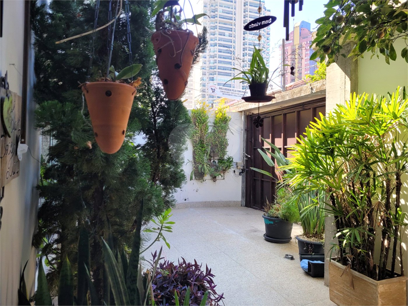 Casa à venda com 3 quartos, sendo 2 suítes, em Vila Mariana, São Paulo, SP
