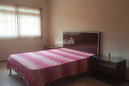 Casa à venda com 3 quartos, sendo 1 suíte, no condomínio Serra da Estrela, Atibaia - SP