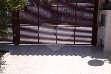 Sobrado à venda com 3 quartos em Jardim Itacolomi, São Paulo, SP