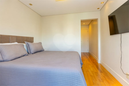 Apartamento à venda com 4 quartos, sendo 3 suítes, em Campo Belo, São Paulo, SP