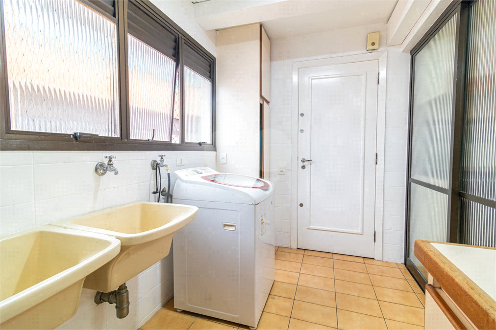 Duplex à venda com 4 quartos, sendo 3 suítes, em Campo Belo, São Paulo, SP