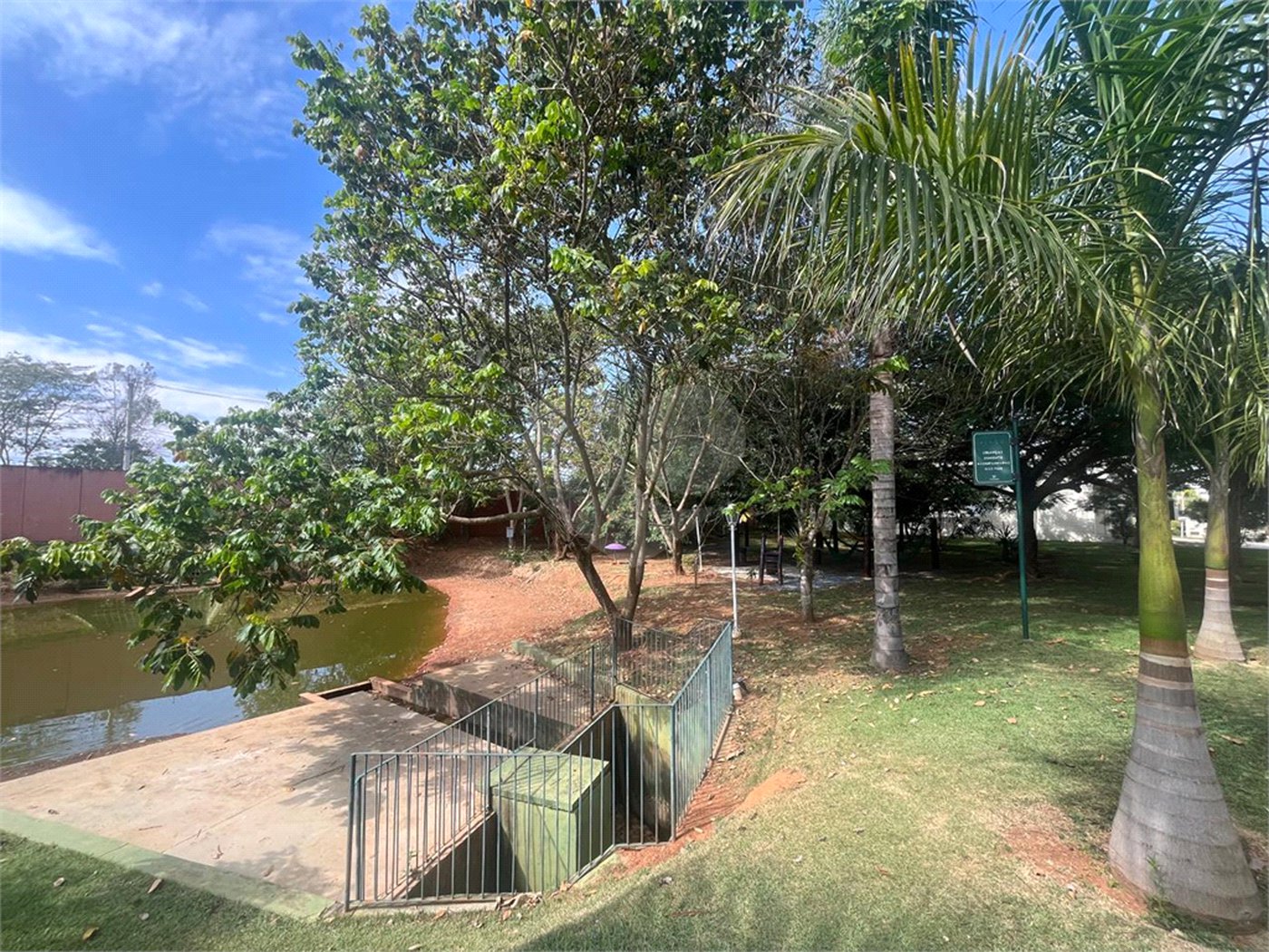 Casa à venda com 3 suítes no condomínio Lago da Serra, Araçoiaba da Serra - SP