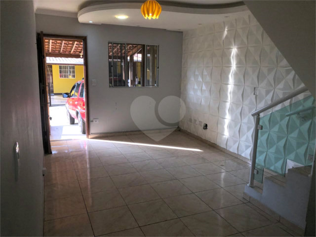 Casa à venda com 2 quartos no condomínio Residencial Armênia, Ferraz de Vasconcelos - SP